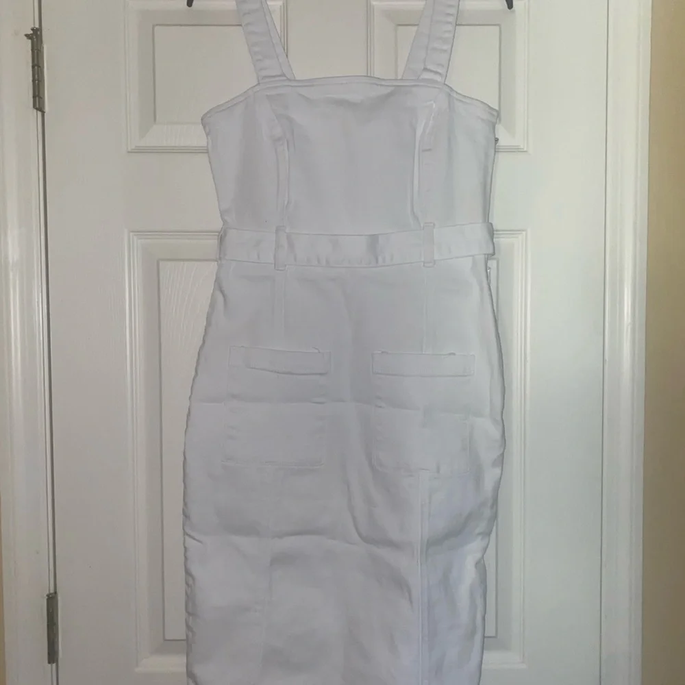 White Midi Denim Dress with Tortoise Accent by Shoe Dazzle EUC - Picture 9 of 12